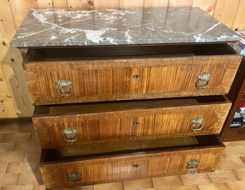 COMÒ ANTICO IN LEGNO INTARSIATO CON PIANO IN MARMO