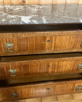 COMÒ ANTICO IN LEGNO INTARSIATO CON PIANO IN MARMO