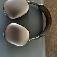 Cuffie con qualche mese di vita