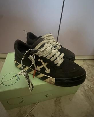 Sneakers Off-White Vulcanized Low-Top Nere- Tg 38