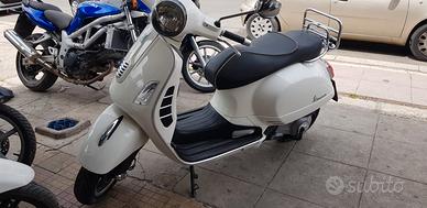Vespa 300