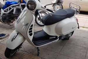 Vespa 300