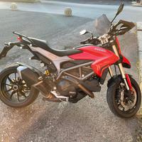 Ducati Hyperstrada 821