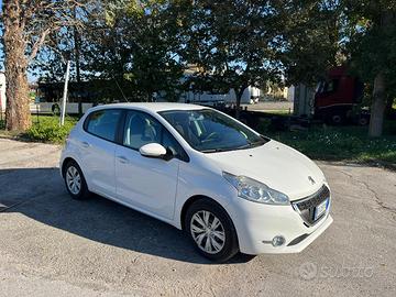 PEUGEOT 208 - 2013