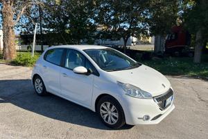 PEUGEOT 208 - 2013