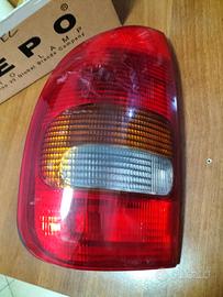 fanale posteriore sinistro Opel corsa B anno 96 