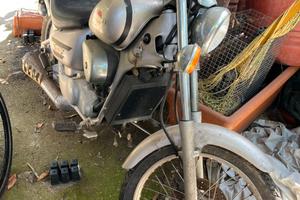 Moto aprilia red rose 50