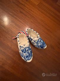 Zoccoletti olandesi in ceramica dipinta