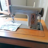 Macchina da cucire singer