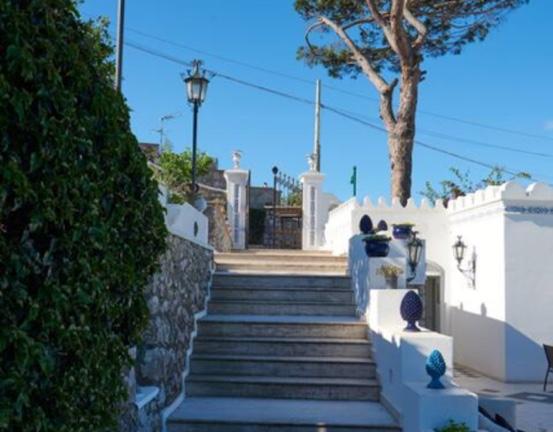 Villa con piscina a capri