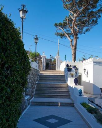 Villa con piscina a capri