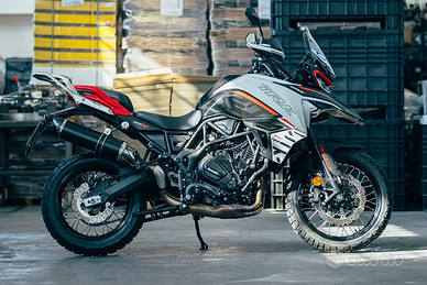 Special Titanium Black Roadsitalia Benelli TRK 702