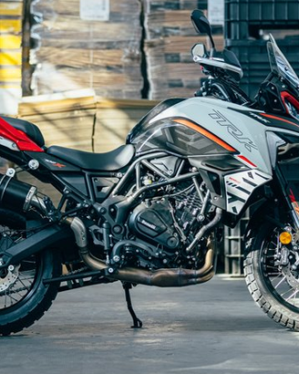 Special Titanium Black Roadsitalia Benelli TRK 702