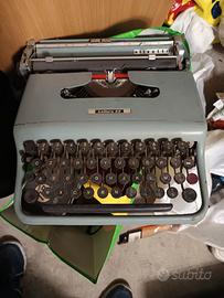 macchina da scrivere  olivetti