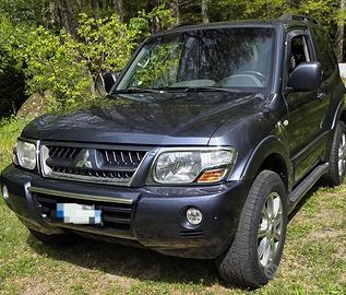 mitsubishi pajero v60 2.5