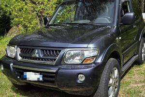 mitsubishi pajero v60 2.5