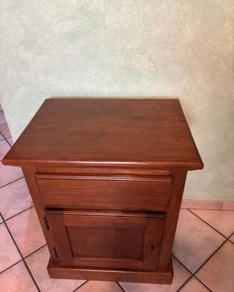 Mobiletto in legno massello