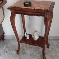 Tavolino d'antiquariato