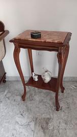 Tavolino d'antiquariato