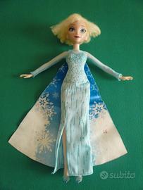 Frozen - Elsa / Anna e accessori