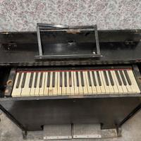 Harmonium da restaurare