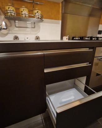 Cucina Scavolini con  tavolo 