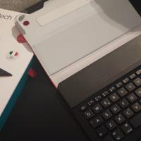 custodia con tastiera iPad mini