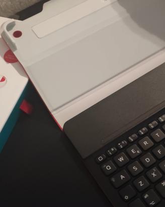 custodia con tastiera iPad mini