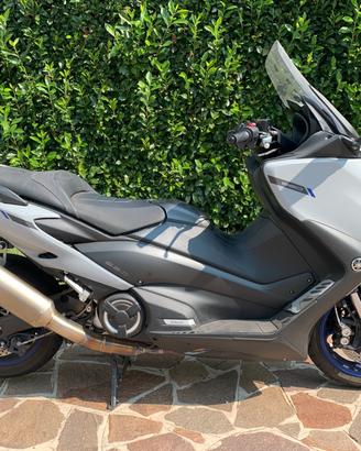 Yamaha T Max 560