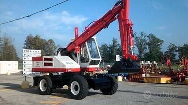 MACCHINA AGRICOLA OPERATRICE SEMOVENTE TIPO CARICA