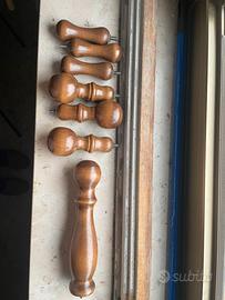 Pomelli di legno per attaccapanni