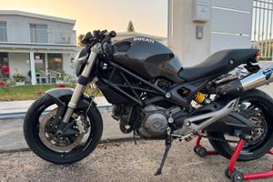 Ducati monster 696 full Carbon pronta all'uso