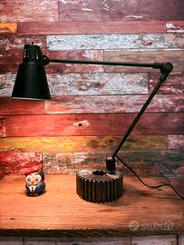Lampada industriale da scrivania