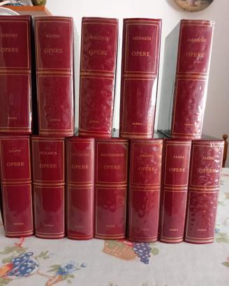 Collana di 12 volumi di autori italiani