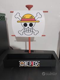 espositore One piece con bandiera 
