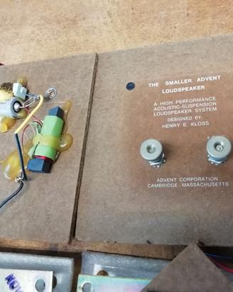 The smaller  loudspeaker  Advent componenti