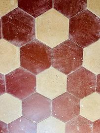 Cementine antiche esagonali rosse e bianche