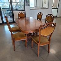 Tavolo Barocco con sei sedie in velluto 