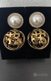 Orecchini GUESS dorati con perla e strass