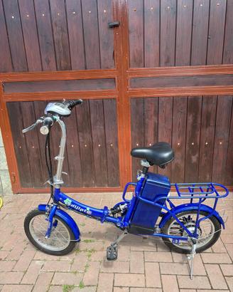 Bicicletta elettrica cinese (batteria da cambiare)