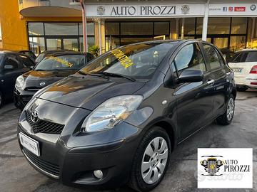 TOYOTA YARIS 1.3 Benz Cambio automatico 2011