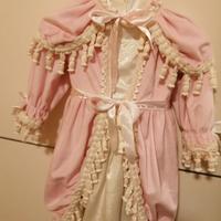 Costume di carnevale damigella del Settecento