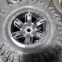 Cerchio e gomma Traxxas X.maxx e carica batterie