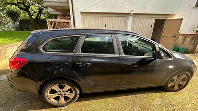 Auto OPEL ASTRA SW del 2011