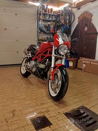 ducati Monster s2r per video e foto