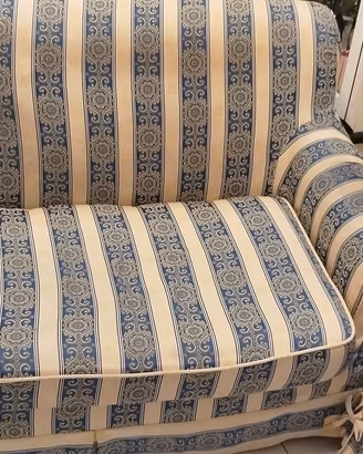 Due divani ( un divano letto)