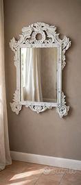 specchio barocco bianco in legno, stile shabby chi