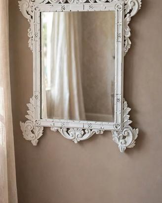 specchio barocco bianco in legno, stile shabby chi