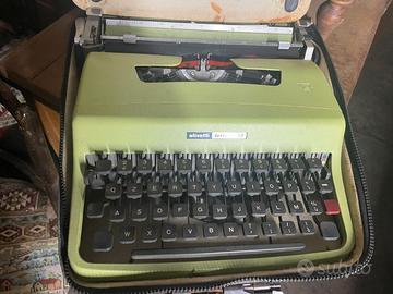 Olivetti Lettera  32 macchina da scrivere
