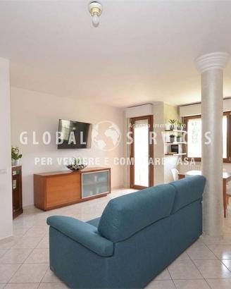 Quadrilocale luminoso con terrazzo, garage e canti